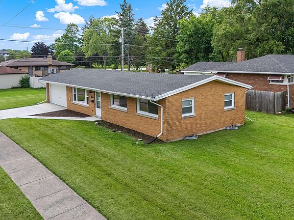 5th image of 22548 Ridgeway Ave