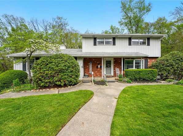 102 Endress Dr, Zelienople, PA 16063