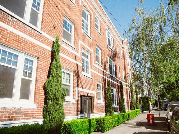 2nd image of 615 Bellevue Ave E APT 101