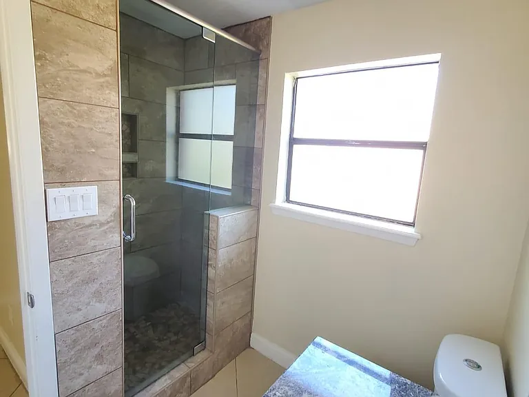 901 Tesoro Ave — Photo 11
