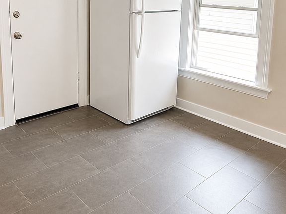 2nd image of 48 Stevens St