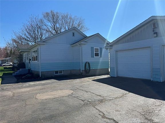 4th image of 5 Wentworth Dr