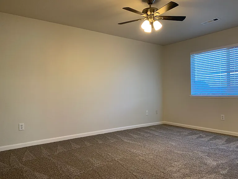 280 W Clover Rd — Photo 10