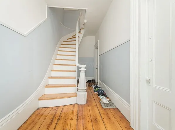 220 Prospect St #1, Cambridge, MA 02139