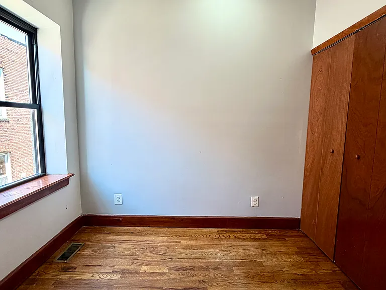 916 Whitelock St #200 — Photo 20