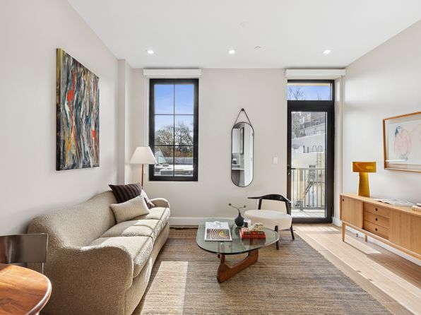 760 Metropolitan Ave #2B