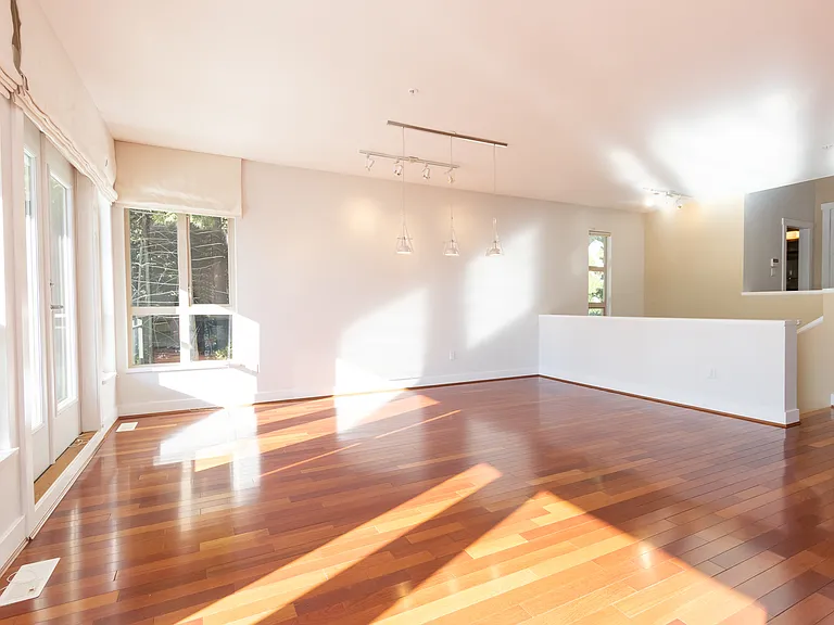 2491 Folkestone Way — Photo 9