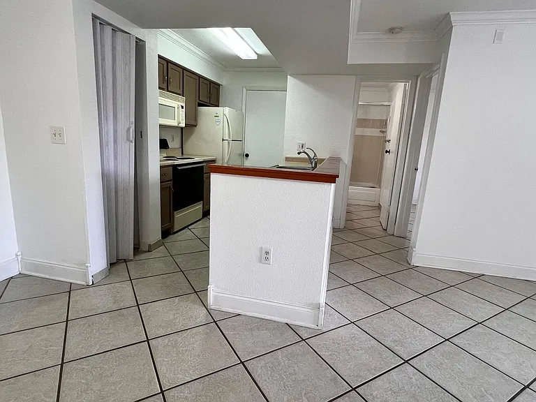 3004 Parkway Blvd #209 — Photo 28