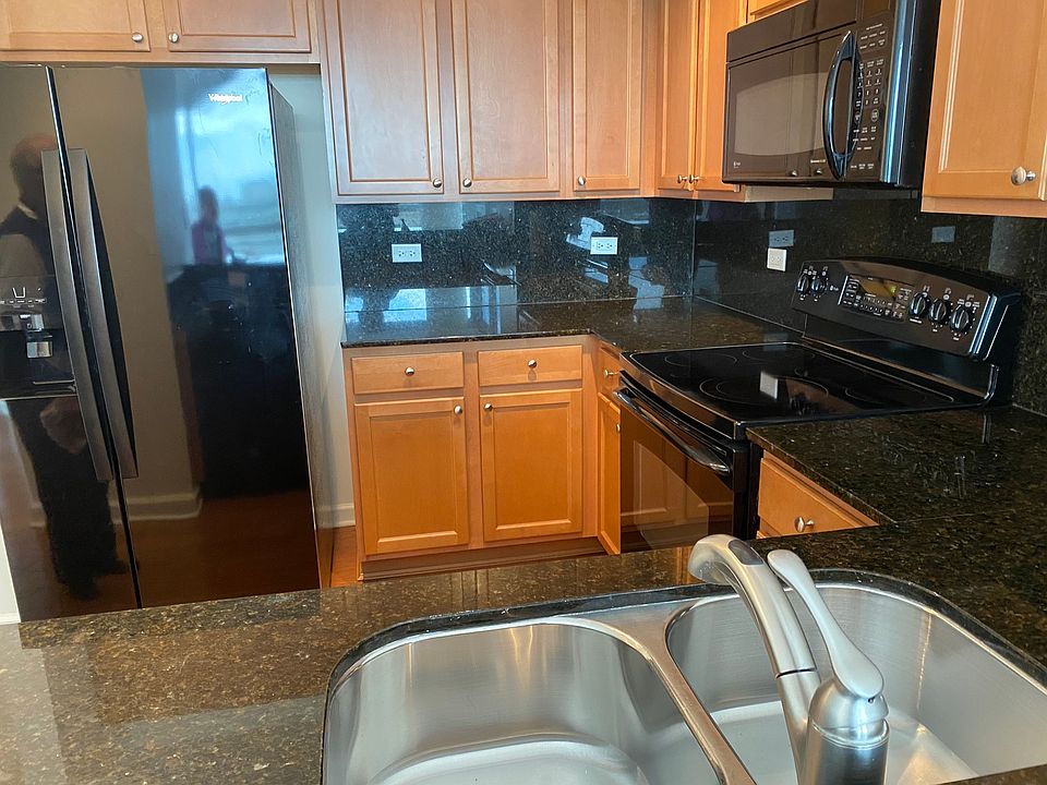 1st image of 1841 S Calumet Ave APT 1208