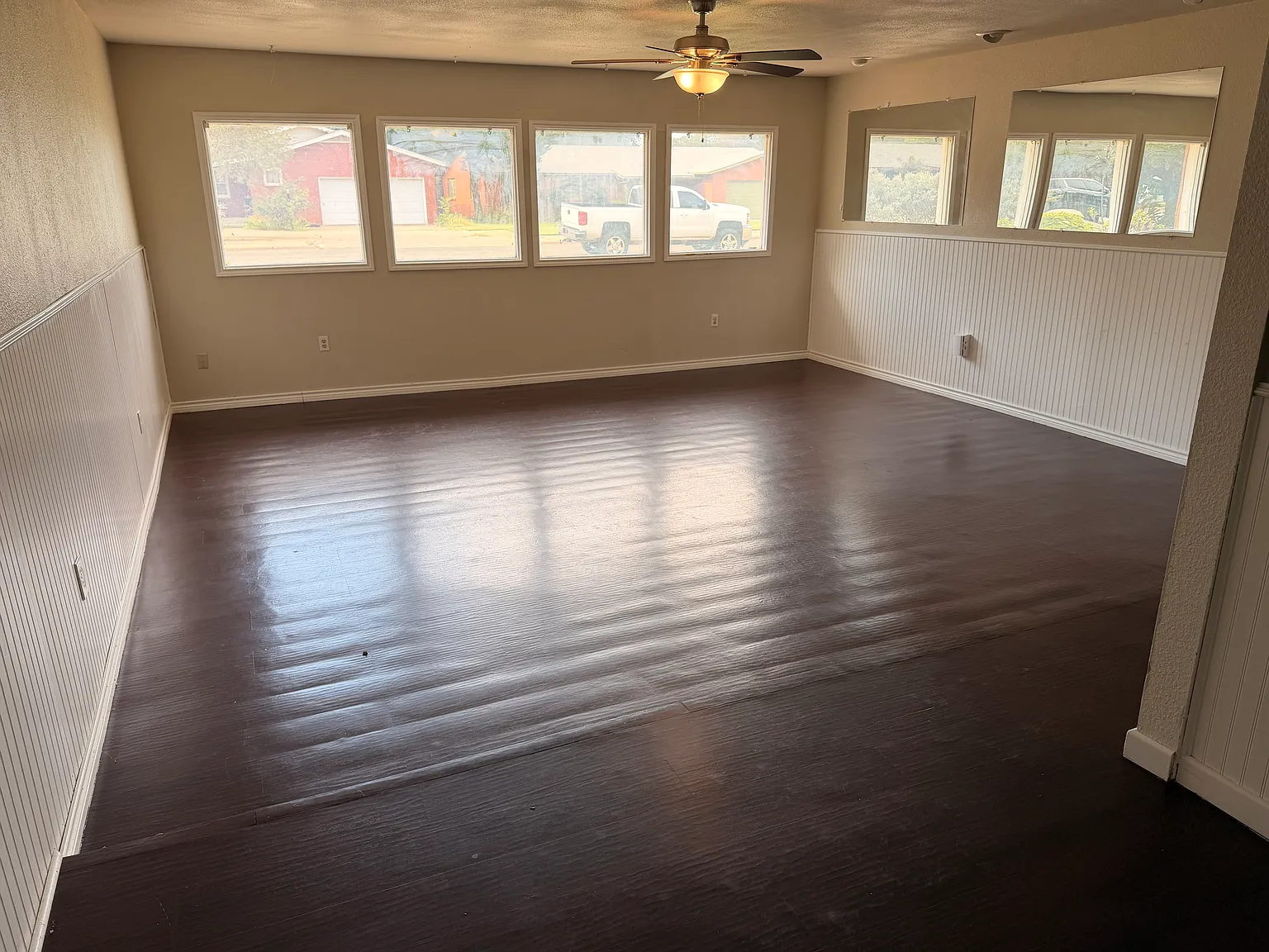 3 bed, 2378 sqft, $1,550 — Photo 4