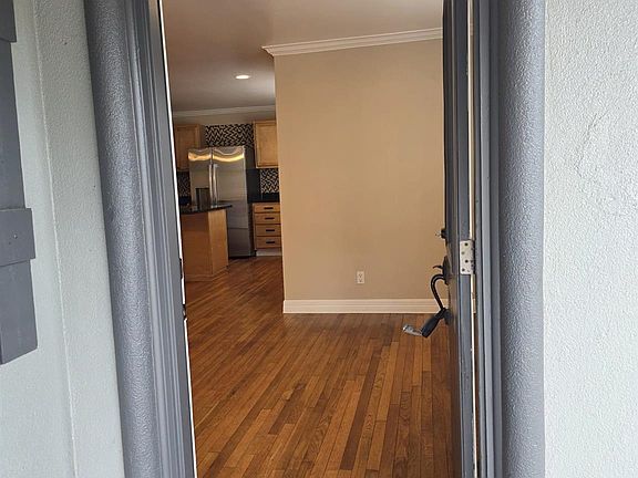 4th image of 2098 Harland Dr