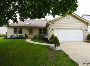 202 Somerset Dr, Streamwood, IL