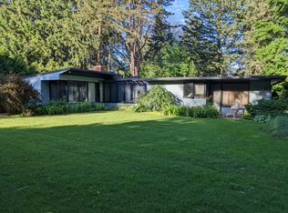 7252 N Beach Dr, Fox Pt, WI 53217