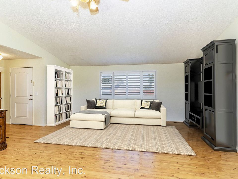 1st image of 130 Virgil Dr