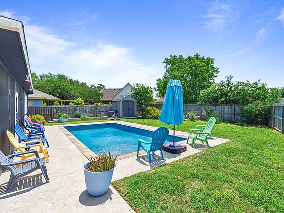 2nd image of 2631 Encina Dr