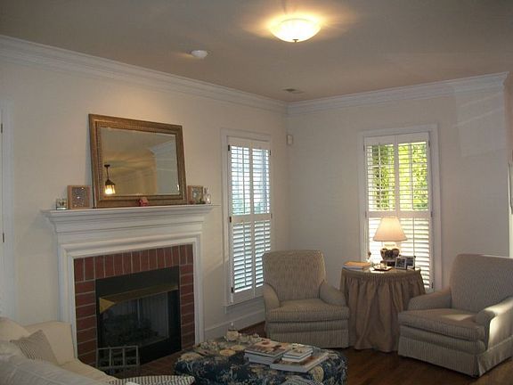 4th image of 829 Garbow Ct