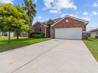 306 Edgewater Park Dr, Bacliff, TX 77518