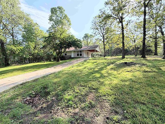 2nd image of 1302 Orchard Ln