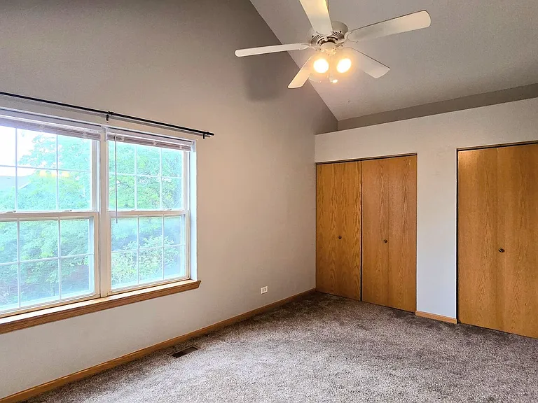 409 Fairfax Ln — Photo 14