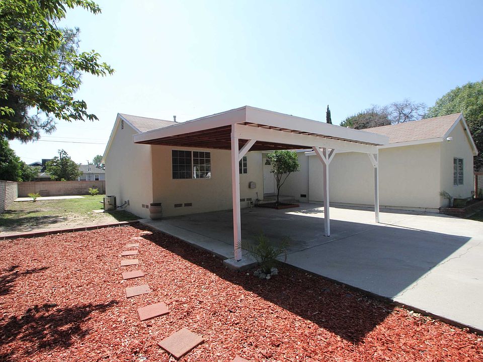 1st image of 9640 Lemona Ave