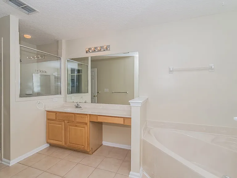 341 W Tropical Trce — Photo 9
