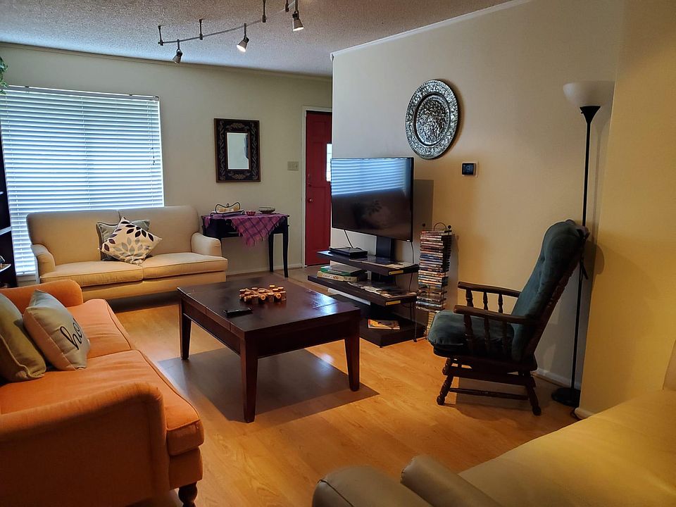 1st image of 4649 Highgrove Dr