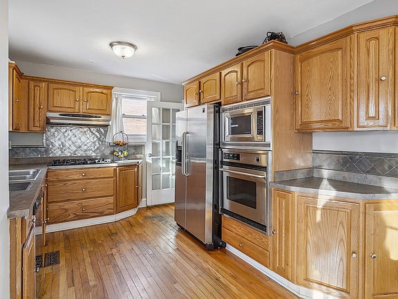 5th image of 9518 S Lawndale Ave