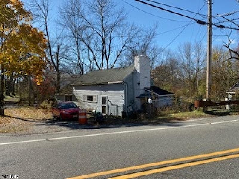 2nd image of 99 Kennedy Rd
