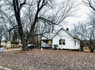 1079 Mortons Gap Rd, White Plains, KY 42464