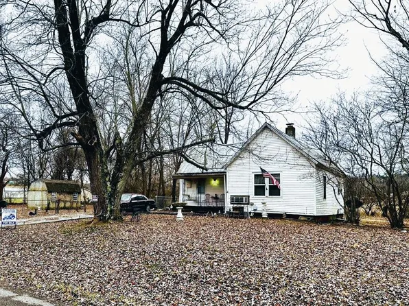 1079 Mortons Gap Rd, White Plains, KY 42464