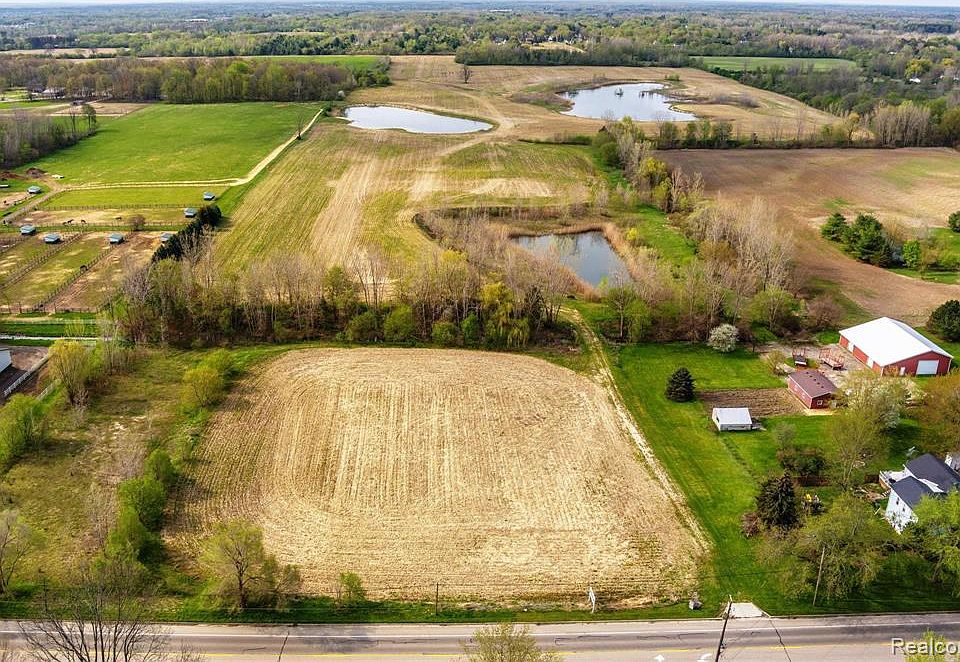 8234 E Richfield Rd, Davison, MI 48423 MLS 2220034786 Zillow