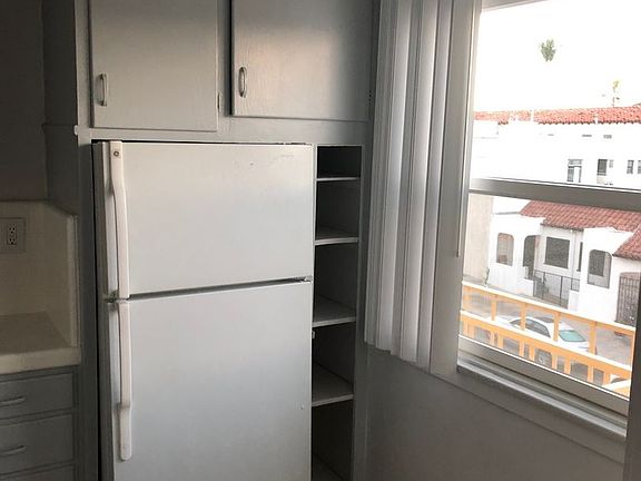 5th image of 2311 4th Ave APT 37