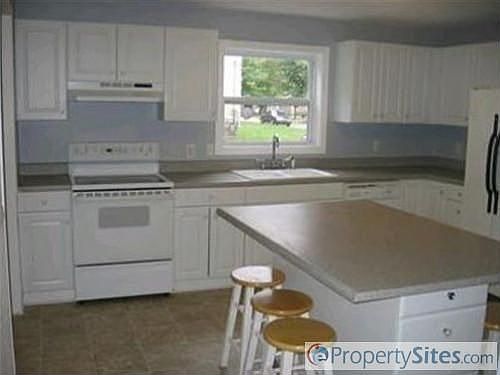 2nd image of 8296 Merton Ave SW
