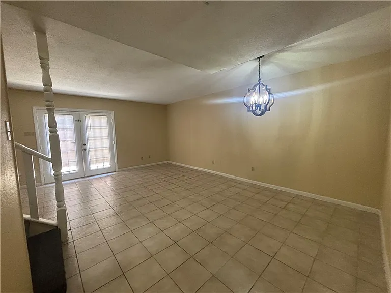 4206 Walnut Hills Dr #D — Photo 3