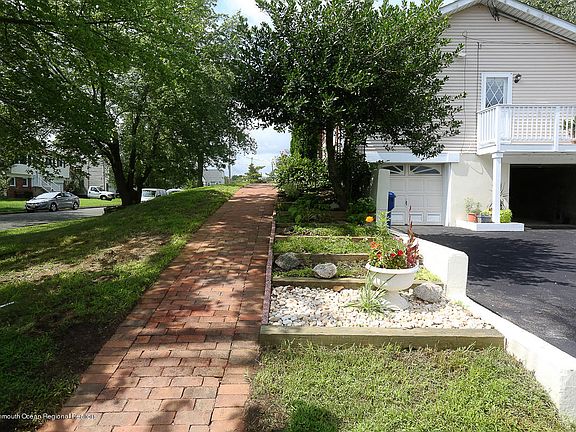 2nd image of 7 Avenue C