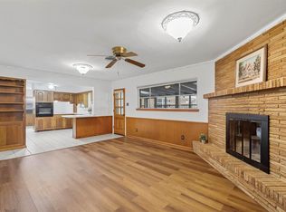 524 Brookview Dr, Hurst, TX 76054