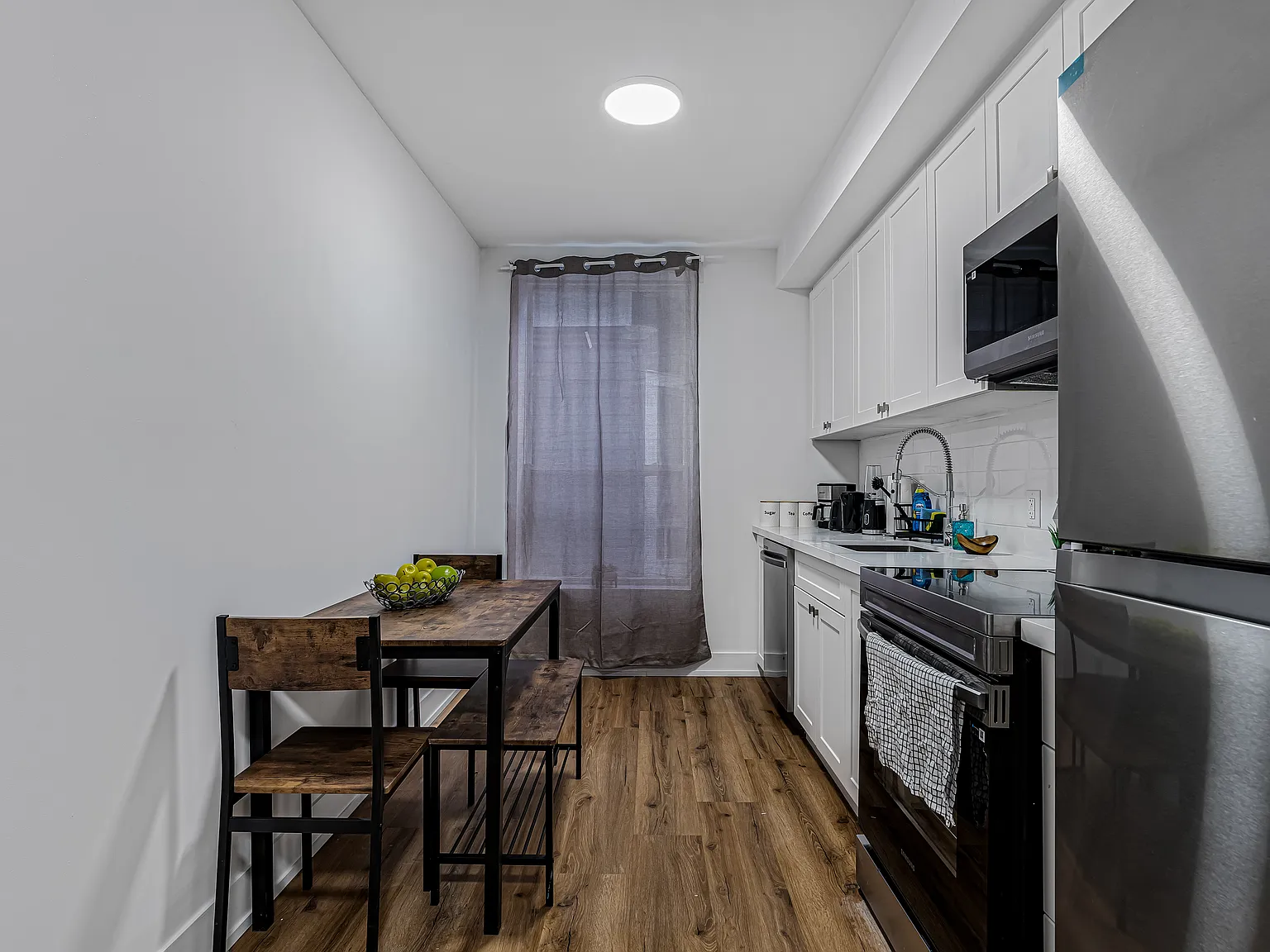2 Bedroom - 610 King St E — Photo 4
