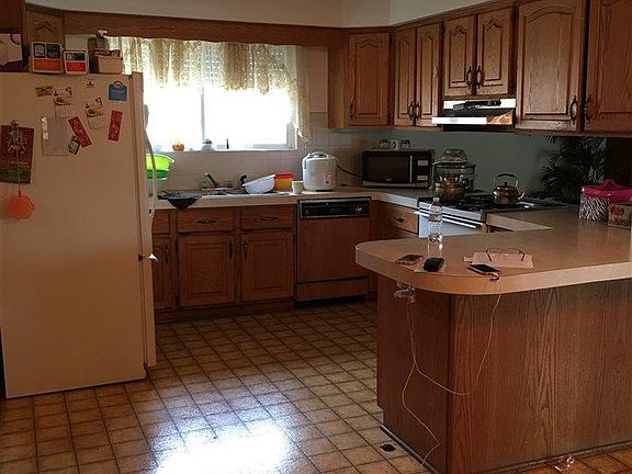 5th image of 30030 Blossom Ln