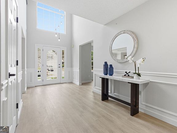 3rd image of 7054 Cavender Dr SW