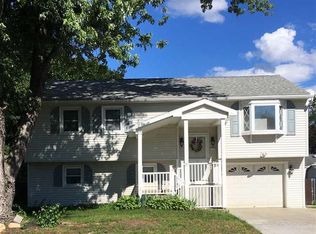 5 Cedar Dr, Albany, NY 12205