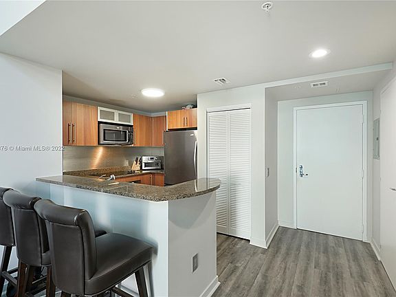 2nd image of 300 S Biscayne Blvd APT 808