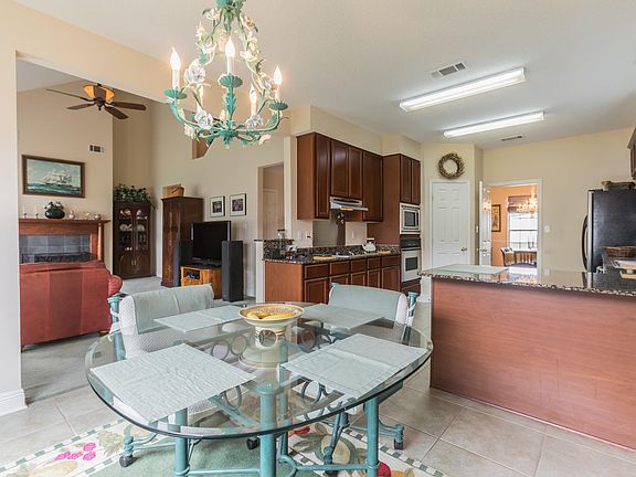 3rd image of 4596 Pinehaven Dr