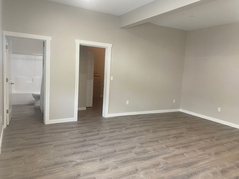 2nd image of 118 Broad St #3