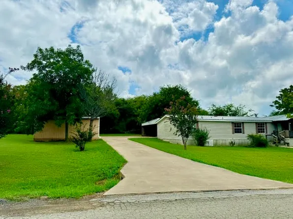 230 Longleaf St, Gun Barrel City, TX 75156