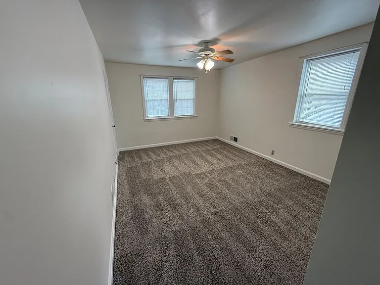 317 S Washington St — Photo 13