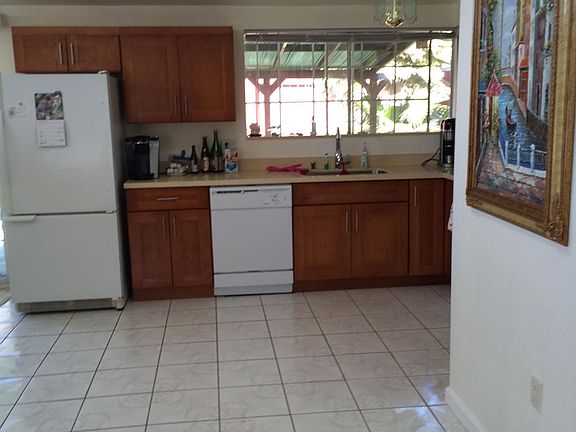 3rd image of 1073 Burntwood Ave