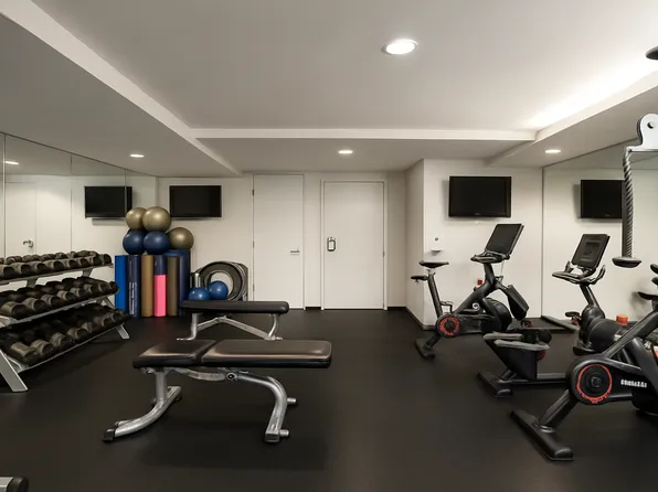 425 East 13th Street image 13 of 16