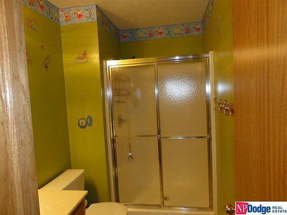 2nd image of 805 Avenue C