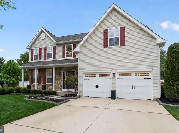 306 Pickwick Dr, Williamstown, NJ 08094
