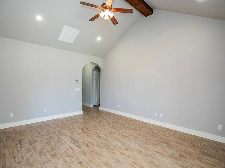 214 Alder St — Photo 4